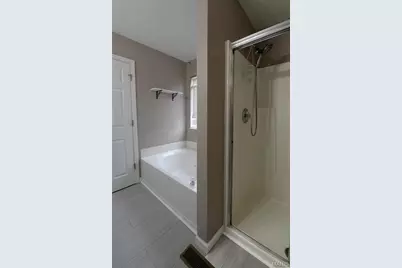 11478 Pineview Crossing Drive, Maryland Heights, MO 63043 - Photo 33