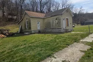 1224 Valley St, Hannibal, MO 63401 - Photo 3