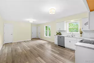 445 Washington St, Florissant, MO 63031 - Photo 9