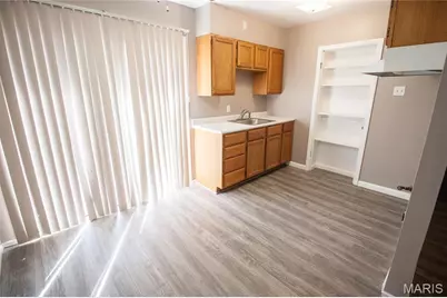 4416 Saint William Court, Saint Louis, MO 63134 - Photo 5