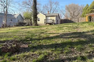 426 Bluff Dr, Saint Louis, MO 63137 - Photo 15