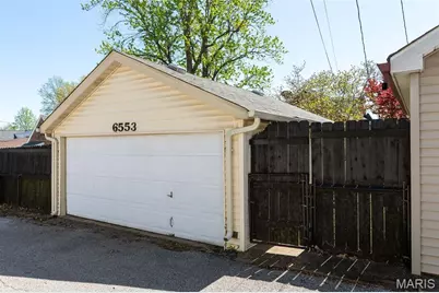 6553 Lindenwood Place, Saint Louis, MO 63109 - Photo 19