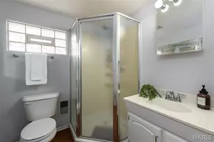 6553 Lindenwood Pl, Saint Louis, MO 63109 - Photo 13