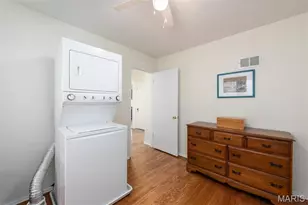 6553 Lindenwood Pl, Saint Louis, MO 63109 - Photo 9