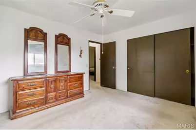 465 Falcon Drive, Florissant, MO 63031 - Photo 11