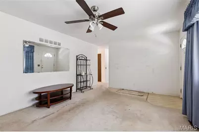 465 Falcon Drive, Florissant, MO 63031 - Photo 7