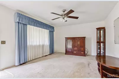 465 Falcon Drive, Florissant, MO 63031 - Photo 5