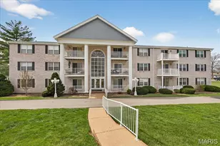 1122 Sunbolt Dr, Saint Louis, MO 63129 - Photo 1