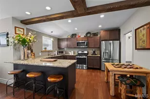 9842 Coventry Ln, Saint Louis, MO 63123 - Photo 9