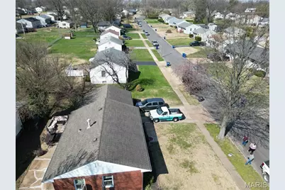 210 Saint Florent Lane, Florissant, MO 63031 - Photo 7