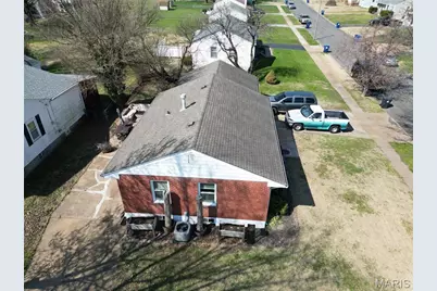 210 Saint Florent Lane, Florissant, MO 63031 - Photo 5