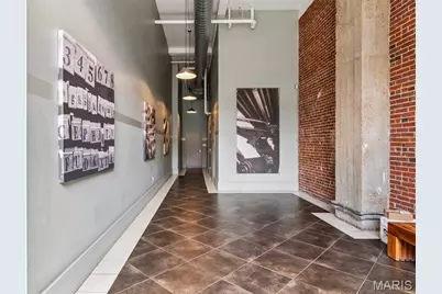 1627 Locust Street #902, Saint Louis, MO 63103 - Photo 3