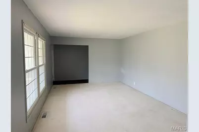 2910 Wellington Drive, Florissant, MO 63033 - Photo 3