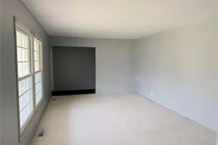 2910 Wellington Dr, Florissant, MO 63033 - Photo 3