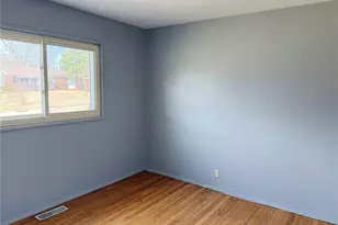 2910 Wellington Dr, Florissant, MO 63033 - Photo 13