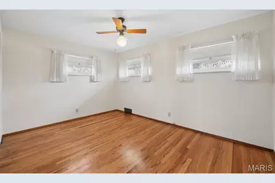 9835 Ridgely Lane, Saint Louis, MO 63123 - Photo 9