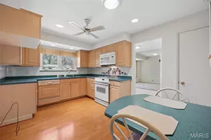 9835 Ridgely Ln, Saint Louis, MO 63123 - Photo 5