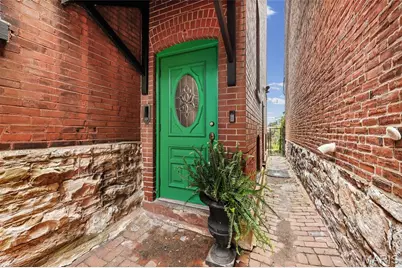 2432 McNair Avenue, Saint Louis, MO 63104 - Photo 3