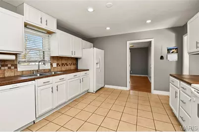 2125 Cedarwood Court, Lebanon, MO 65536 - Photo 9