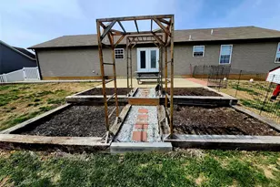 210 Creekwood Blvd, Troy, MO 63379 - Photo 17