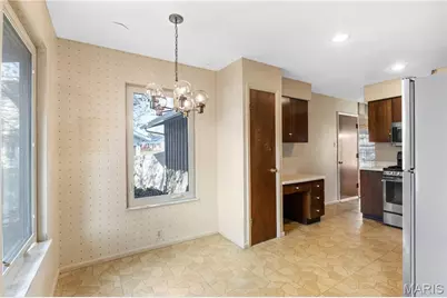 313 Providence Road, Ballwin, MO 63011 - Photo 13