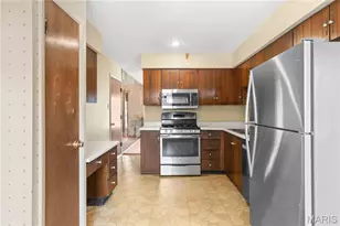 313 Providence Rd, Ballwin, MO 63011 - Photo 11