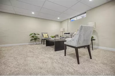 12128 Fleetwood Place, Maryland Heights, MO 63043 - Photo 17