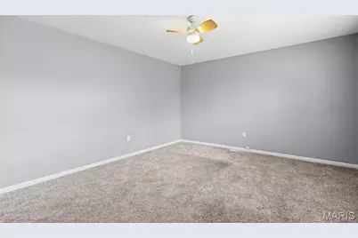 2400 Bluegrass Lane, Florissant, MO 63033 - Photo 3
