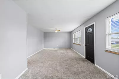 2400 Bluegrass Lane, Florissant, MO 63033 - Photo 11