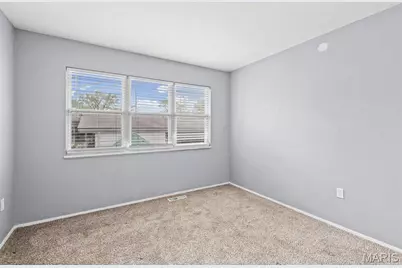 2400 Bluegrass Lane, Florissant, MO 63033 - Photo 17