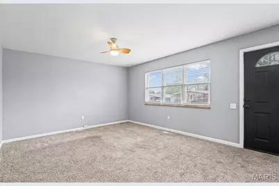 2400 Bluegrass Lane, Florissant, MO 63033 - Photo 5