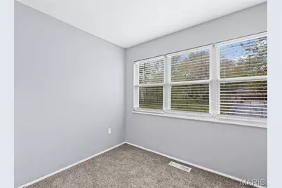 2400 Bluegrass Lane, Florissant, MO 63033 - Photo 29