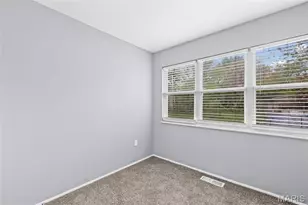 2400 Bluegrass Ln, Florissant, MO 63033 - Photo 29