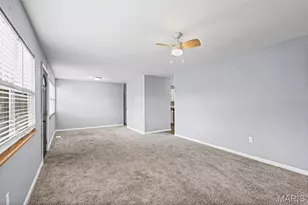 2400 Bluegrass Ln, Florissant, MO 63033 - Photo 9
