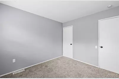 2400 Bluegrass Lane, Florissant, MO 63033 - Photo 25