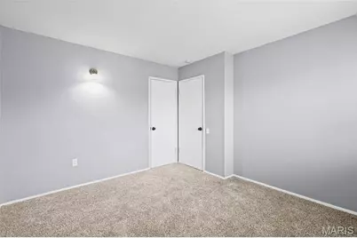 2400 Bluegrass Lane, Florissant, MO 63033 - Photo 19