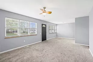 2400 Bluegrass Ln, Florissant, MO 63033 - Photo 7