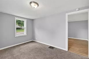9386 Golden Gate Rd, Saint Louis, MO 63144 - Photo 11