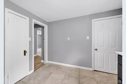 9386 Golden Gate Road, Saint Louis, MO 63144 - Photo 19