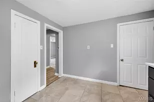 9386 Golden Gate Rd, Saint Louis, MO 63144 - Photo 19