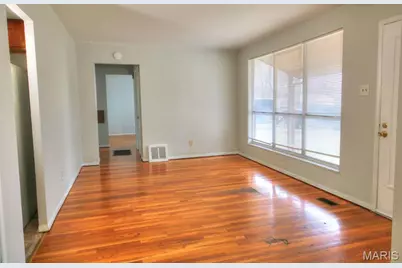 105 Clearview Drive, Florissant, MO 63033 - Photo 3