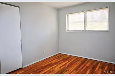 105 Clearview Drive, Florissant, MO 63033 - Photo 7