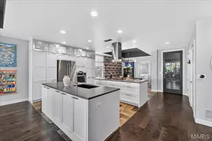 4545 Lindell Blvd, Saint Louis, MO 63108 - Photo 7