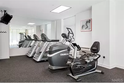 4545 Lindell Boulevard #3, Saint Louis, MO 63108 - Photo 9