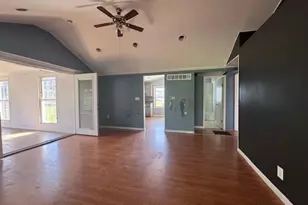 6434 Christopher Dr, Saint Louis, MO 63129 - Photo 7