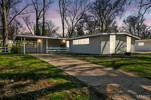 905 St Anthony Ln, Florissant, MO 63033 - Photo 3