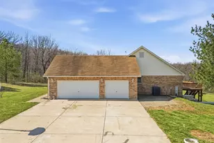 75 Morgans Way, Elsberry, MO 63343 - Photo 3