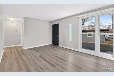 19 Marquette Drive, Florissant, MO 63031 - Photo 7