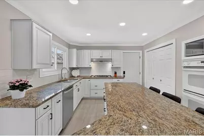 16025 Hunters Way Drive, Chesterfield, MO 63017 - Photo 19