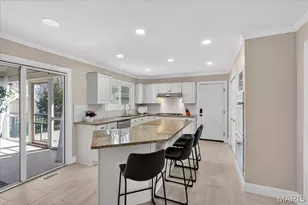 16025 Hunters Way Dr, Chesterfield, MO 63017 - Photo 21